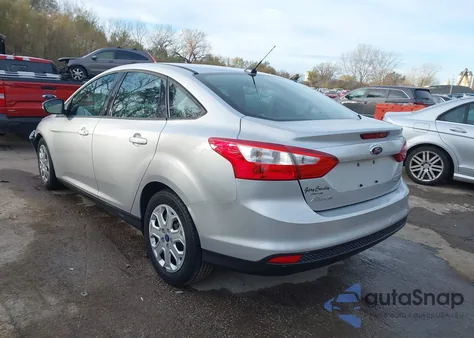 2012 Ford Focus Se z USA, uszkodzony, nr VIN 1FAHP3F22CL301306